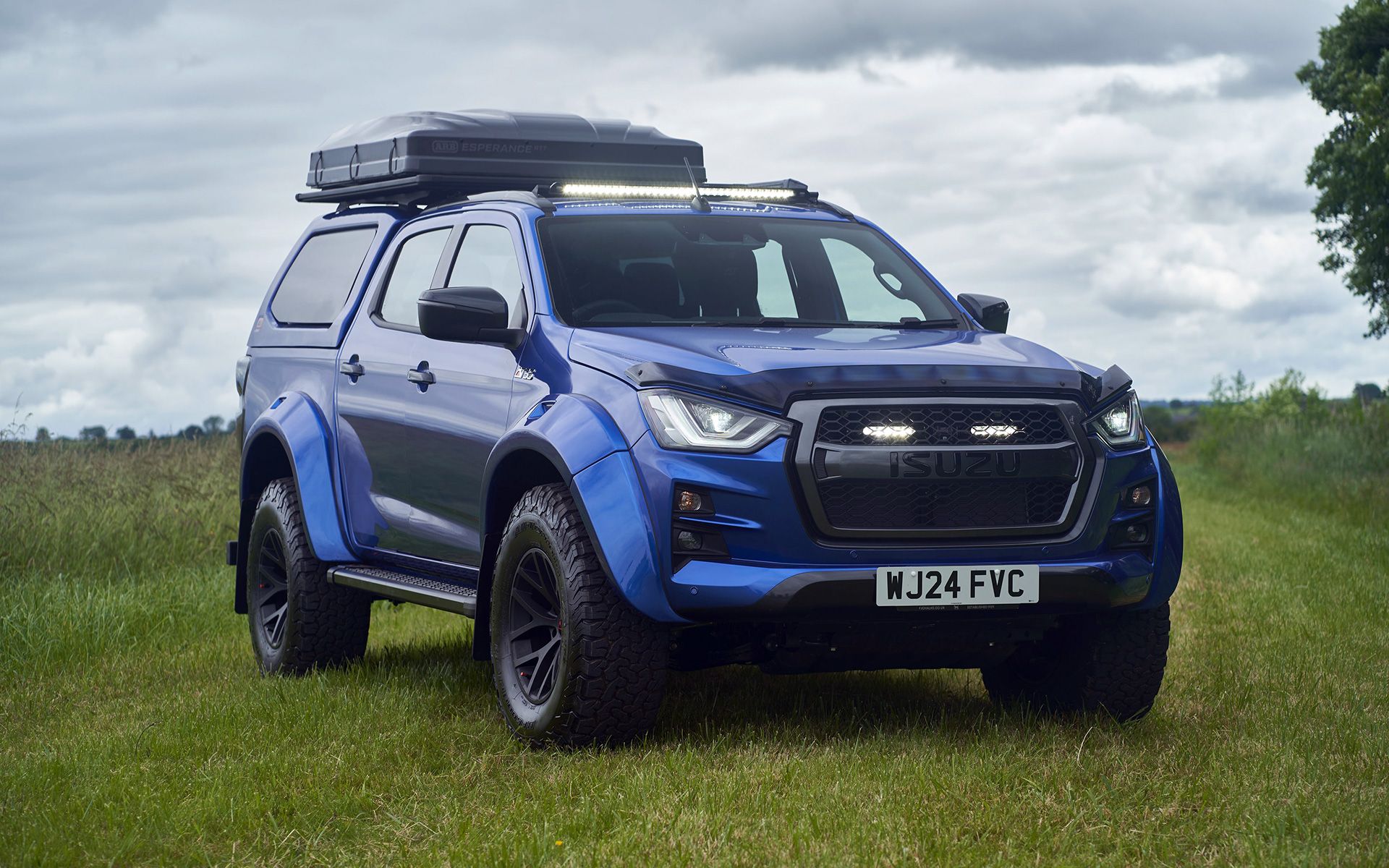 Isuzu D-Max Arctic Trucks AT35 Accessorised