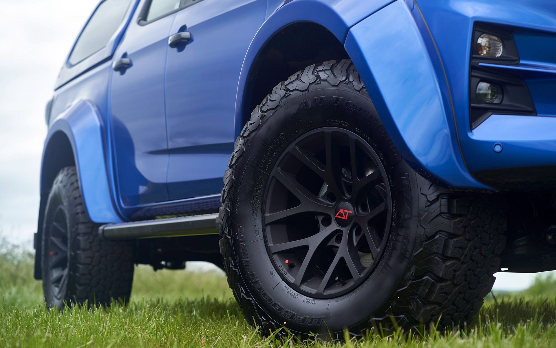 Isuzu D-Max Arctic Trucks AT35 Accessorised